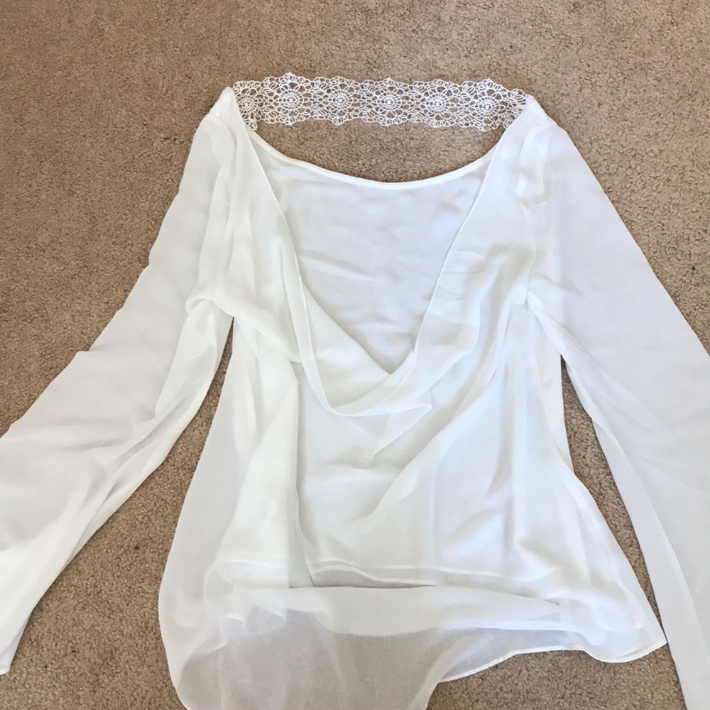 Beautiful White Top - Picture 2 of 3